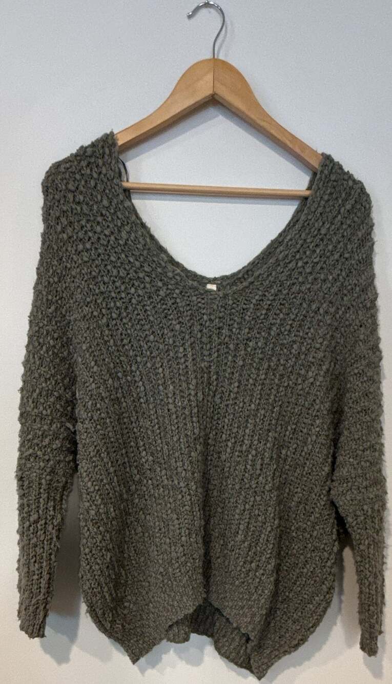Wishlist Pullover Sweater Size S/M Green Knit Textured Open Back